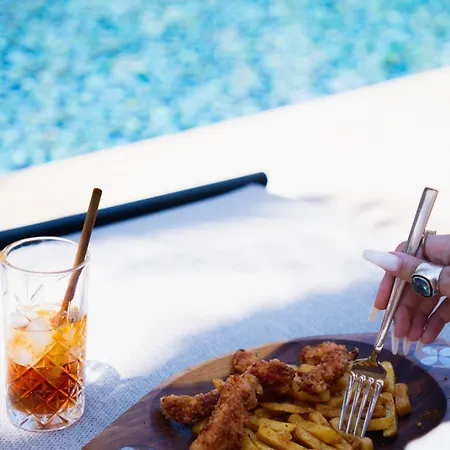 Avalon Boutique & Hotel 3*