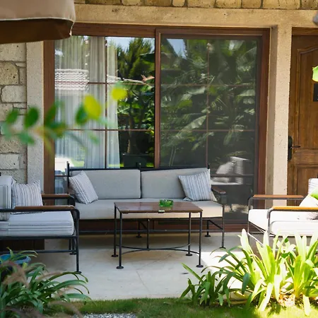 Avalon Boutique & 3*