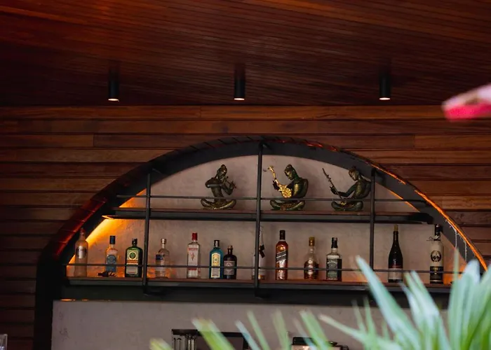 Avalon Boutique & 3*