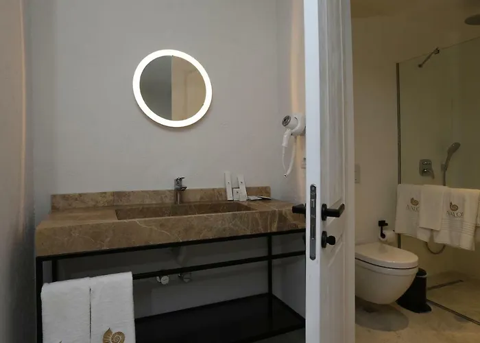 Avalon Boutique & Hotel