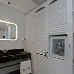 Avalon Boutique & 3*