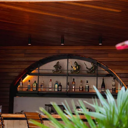 Avalon Boutique & 3*