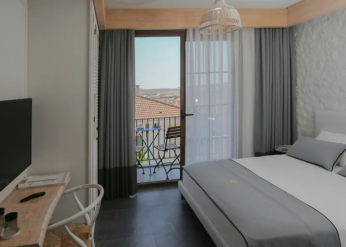 Avalon Boutique & 3*